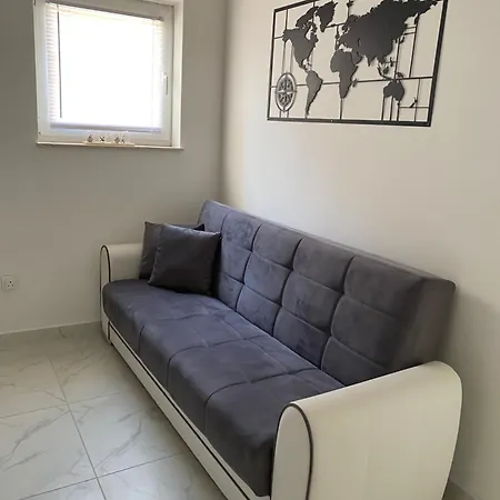 B Apartment *